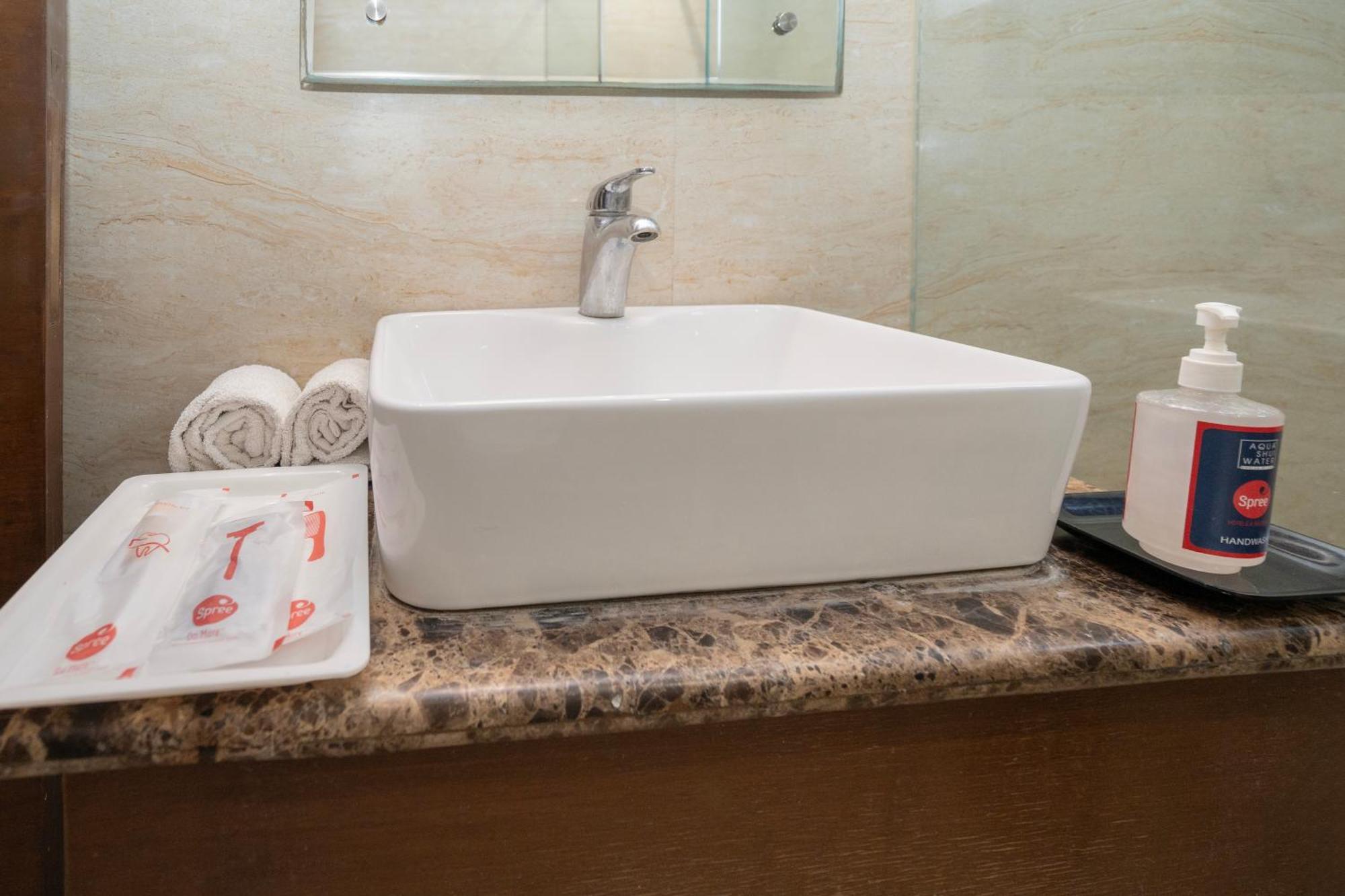 Spree Hotel Agra - Walking Distance To Tajmahal Екстериор снимка